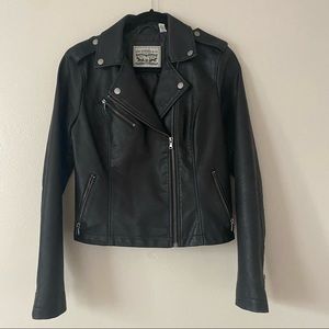 Levi’s leather jacket | Size S